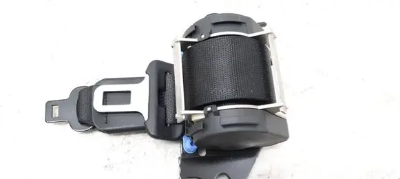Middle seatbelt (rear)