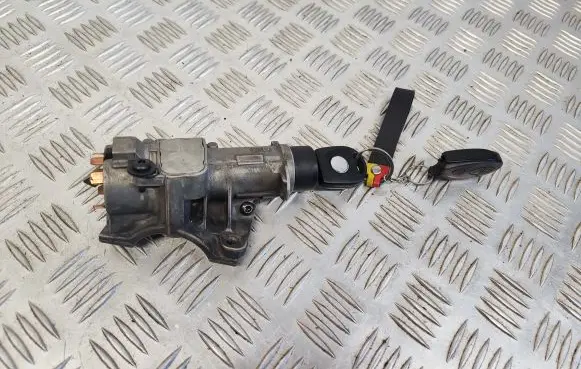 Volkswagen Golf IV Ignition lock 4B0905851C