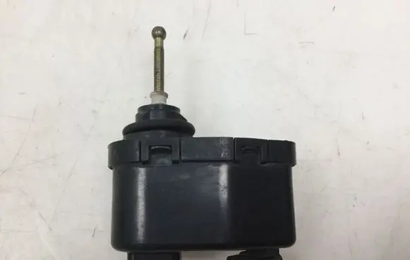 Audi 100 S4 C4 Headlight level adjustment motor 00437545