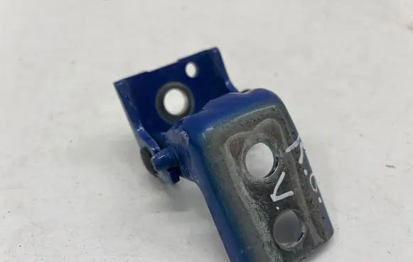 Opel Mokka B Rear door upper hinge 