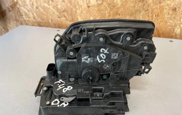 BMW X1 F48 F49 Front door lock 728193607