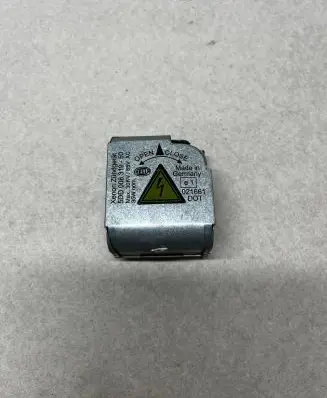 BMW 5 E60 E61 Headlight ballast module Xenon 5DD00831950 021661