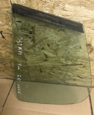 Opel Astra H Rear vent window glass E143R001582