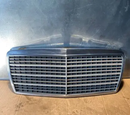 Mercedes-Benz E W124 Front grill 3045 1248880323