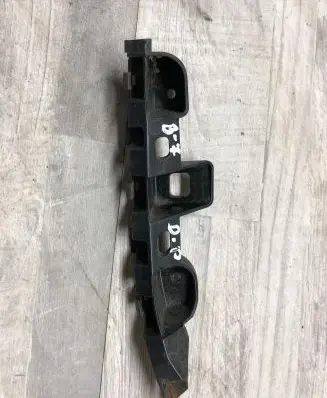 Volkswagen PASSAT B7 Front bumper mounting bracket 3AA807184