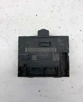 Audi A3 S3 8V Door control unit/module 5Q0959393B