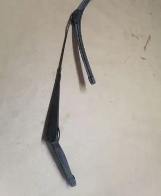 Ford Mondeo Mk III Front wiper blade arm 1S7117526AB