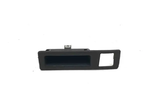 BMW 4 F32 F33 Tailgate/boot open switch button 7368753