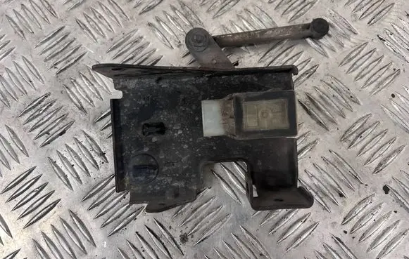 Maserati Quattroporte Rear air suspension level height sensor 89089884