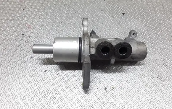 Audi A8 S8 D2 4D Master brake cylinder