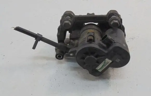 Ford Mondeo MK I Rear brake caliper DG9C-2D251-K