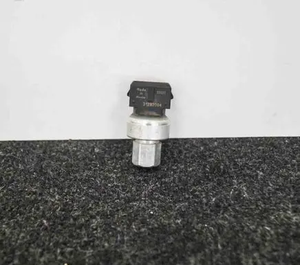 Volvo V70 Air conditioning (A/C) pressure sensor 31292004
