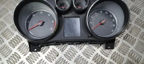 Opel Insignia A Speedometer (instrument cluster) 20970766 365903926h