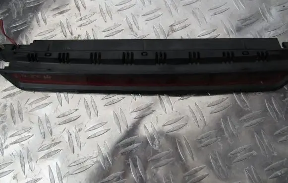 Volkswagen PASSAT B5 Third/center stoplight 3b9945097