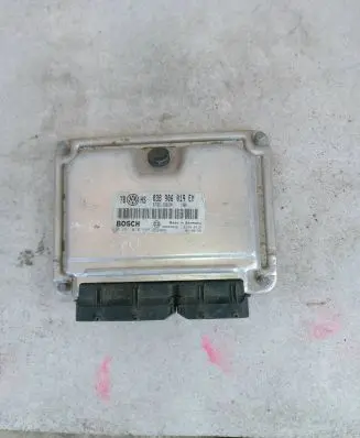 Volkswagen PASSAT B5.5 Engine control unit/module 03890619em