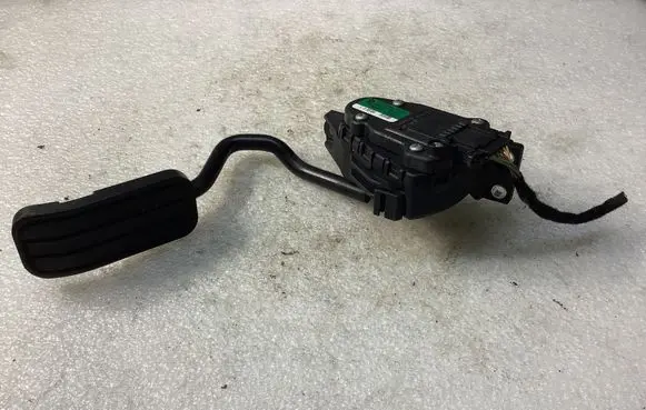 Volkswagen Sharan Accelerator throttle pedal 6PV00802603 YM219F836CC 7M3721603C
