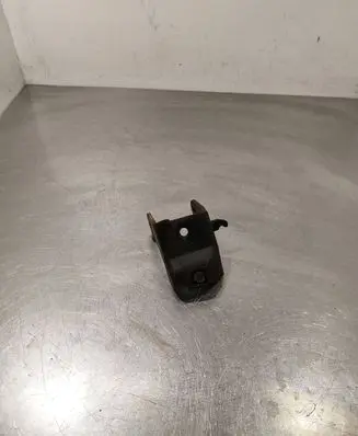 Hyundai i30 Engine mounting bracket