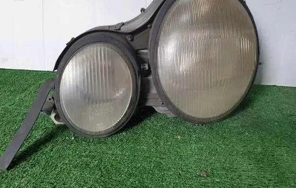 Mercedes-Benz E W210 Headlight/headlamp 144869