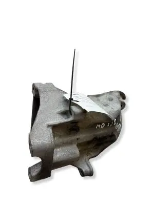 Mercedes-Benz E W212 Engine mounting bracket 