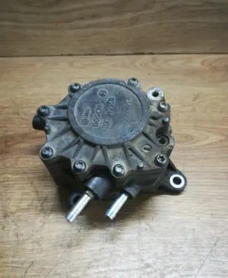 Volkswagen Touran I Vacuum pump 03G145209 050605B