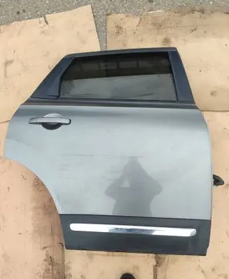Nissan Qashqai+2 Rear door 