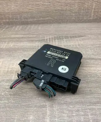 Mercedes-Benz C W202 Door control unit/module 2108203426