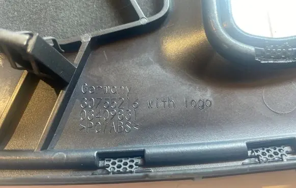 Radio/GPS head unit trim