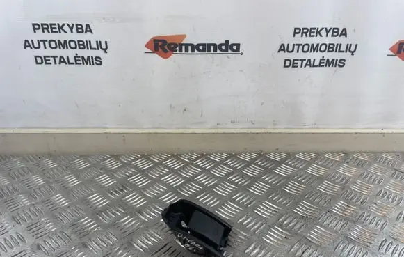 Suzuki Grand Vitara II Engine bonnet (hood) release handle