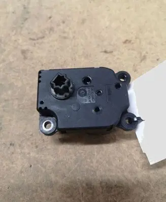 Citroen C5 Air flap motor/actuator 4PUH19E616AB