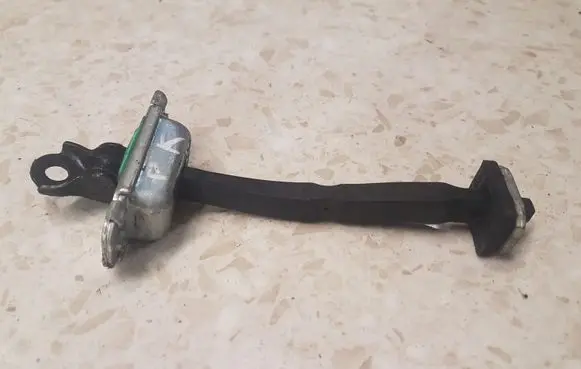 Hyundai Santa Fe Front door check strap stopper