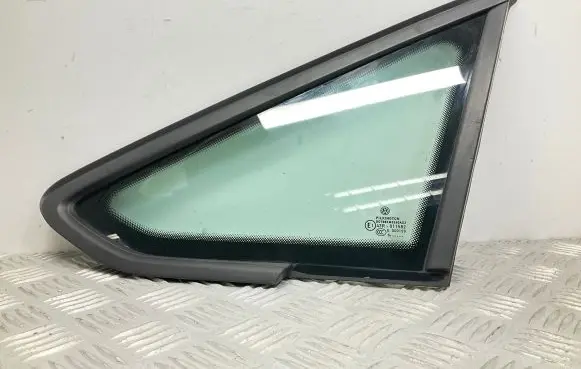 Volkswagen Golf Sportsvan Front triangle window/glass 510845411L