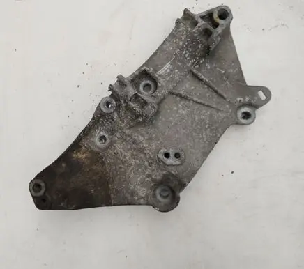 Renault Scenic II - Grand scenic II Generator/alternator bracket 8200100148