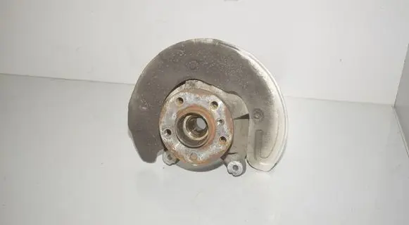 Front wheel hub