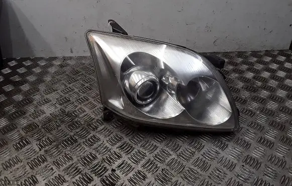 Toyota Avensis T250 Headlight/headlamp 21211F3R