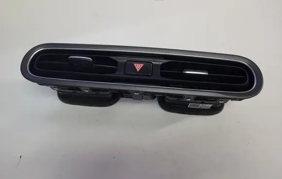 Hyundai Kona I Dash center air vent grill