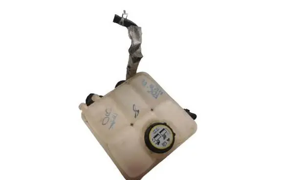 Ford Focus Coolant expansion tank/reservoir 8V61-8K218AE