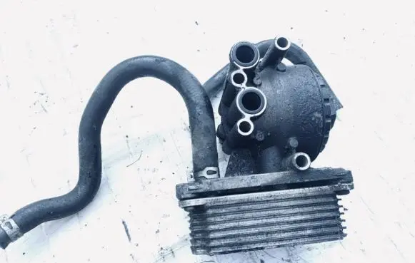 Ford Mondeo Mk III Oil filter cover 