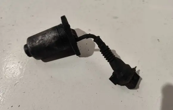 BMW 5 E39 Oil pressure sensor 2246614 785600