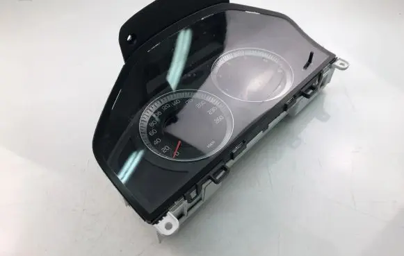 Volvo XC60 Speedometer (instrument cluster) 31270851AA