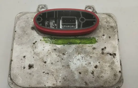 Ford C-MAX I Headlight ballast module Xenon 5DV00900000 242713006962AF E033582