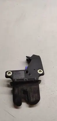 Audi A4 S4 B6 8E 8H Tailgate/trunk/boot lock/catch/latch 8e5827505b