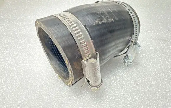 Ford Fiesta Intercooler hose/pipe C1B16F075AE