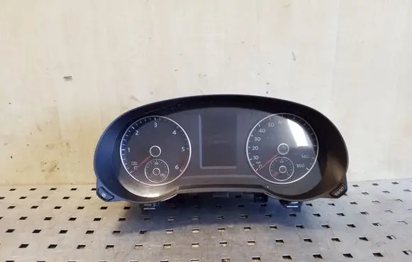 Volkswagen Sharan Speedometer (instrument cluster) 7N0920970A