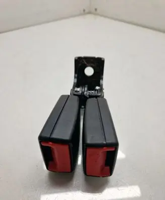 BMW X4 F26 Rear seatbelt buckle