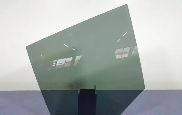 Volvo XC90 Rear door window glass 
