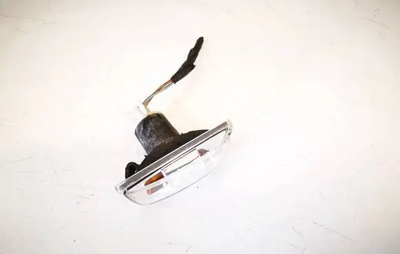 Opel Astra H Front fender indicator light 13228580 13228581