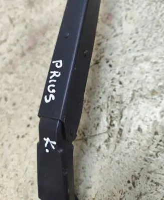 Toyota Prius (XW20) Front wiper blade arm 6909 1728