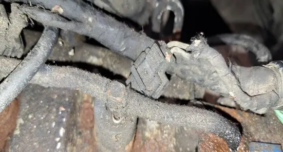 Chevrolet Captiva Fuel injector 0445110270