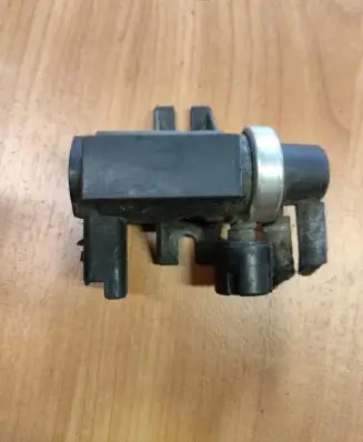 Ford S-MAX Turbo solenoid valve 9645029180