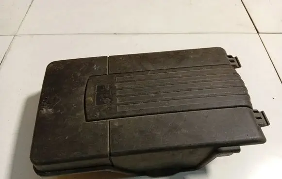 Skoda Octavia Mk2 (1Z) Battery box tray cover/lid 1K0915443C
